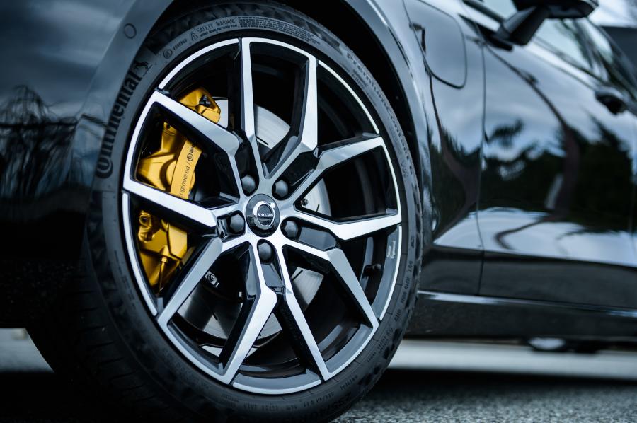 Колеса Volvo S60 T8 Polestar Engineered 2019 года  (JP) (фото 9 из 21)